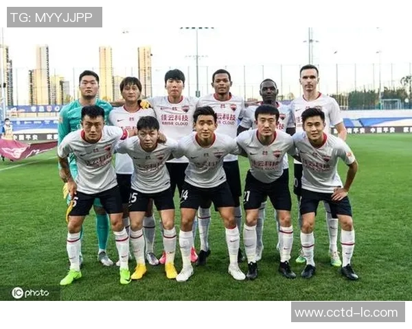 武汉篮球队阵地战策略解析与战术创新探讨 武汉篮球队阵地战策略解析与战术创新探讨