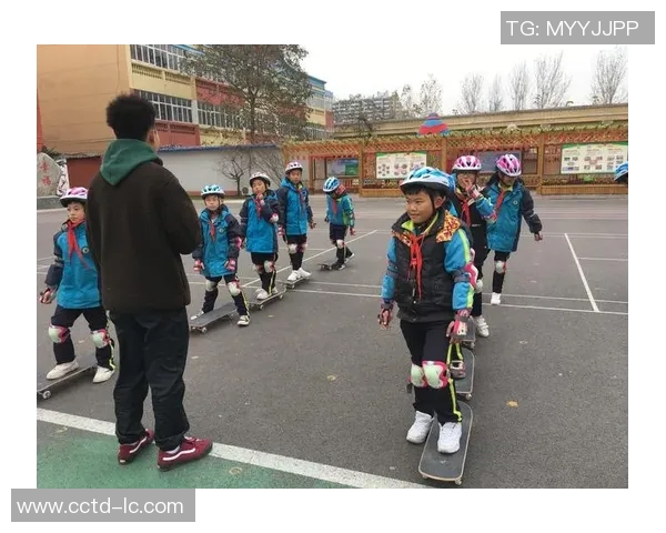 成都滑板队在世界滑板锦标赛中的拼搏历程与荣耀时刻回顾 成都滑板队在世界滑板锦标赛中的拼搏历程与荣耀时刻回顾