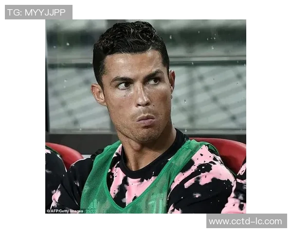 男足球明星短发发型精选展示时尚魅力与个性风格的完美结合